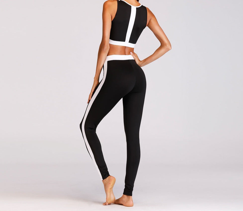 Black and white stitching sports bra set