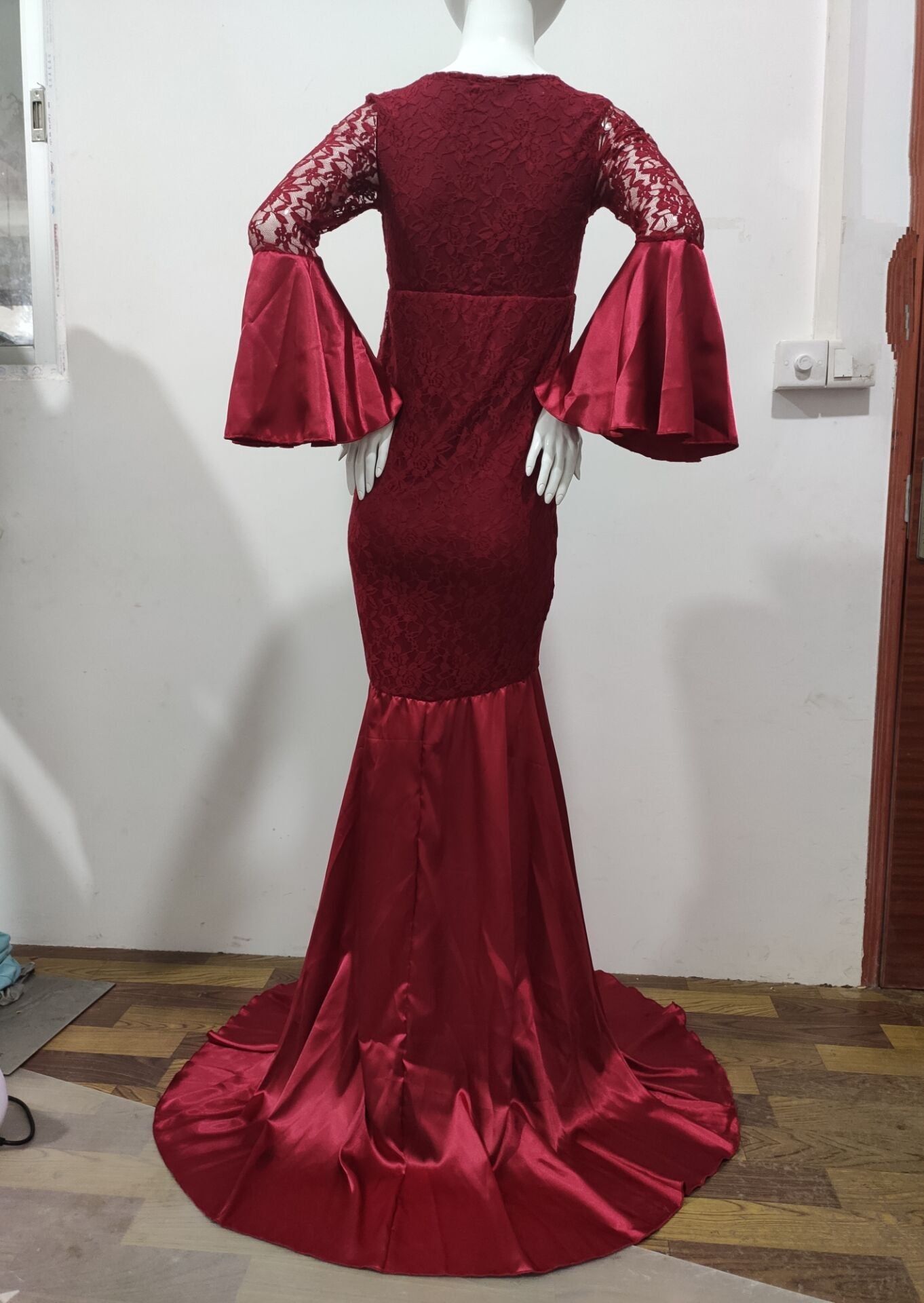 Lace Mopping Floor Dress