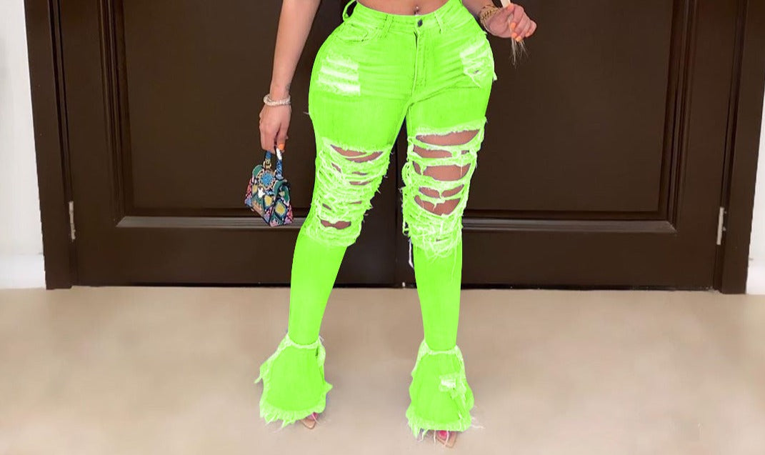 Classic jeans with fringed holes