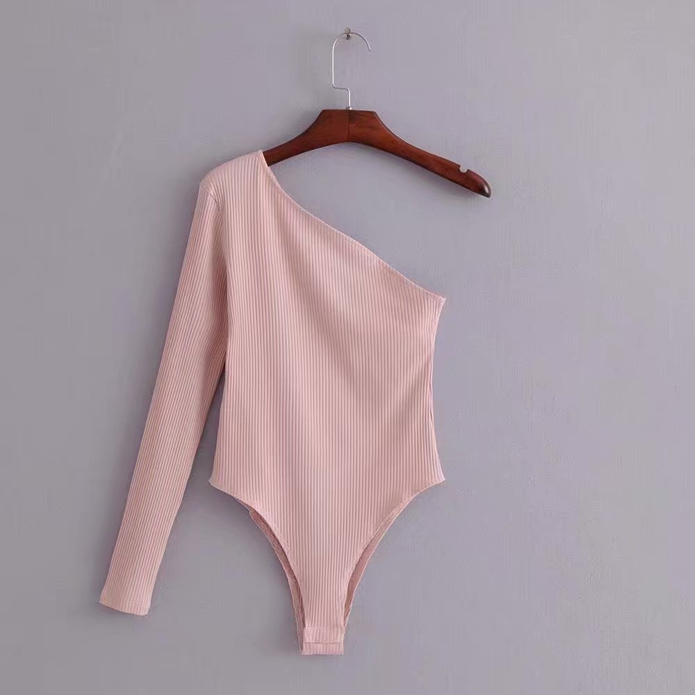 One-shoulder long-sleeved one-piece T-shirt
